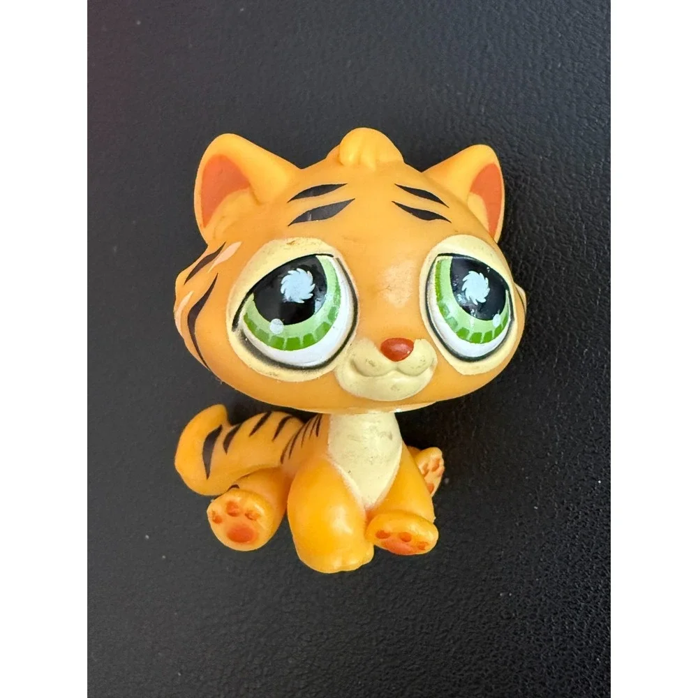 100% AUTHENTIC Littlest Pet Shop Lot #905 Tiger Bonbon‎ Cat 2006 Green Eyes VTG